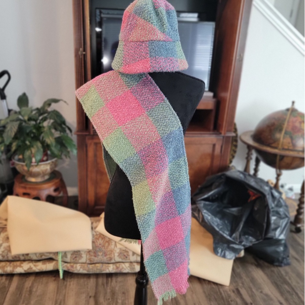 John Branigan Weavers Ireland Wool Plaid Scarf and Bucket Hat Set